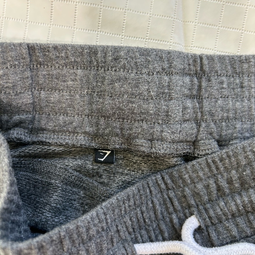 Gymshark women’s Charcoal Joggers with Drawstring - Picture 3 of 4
